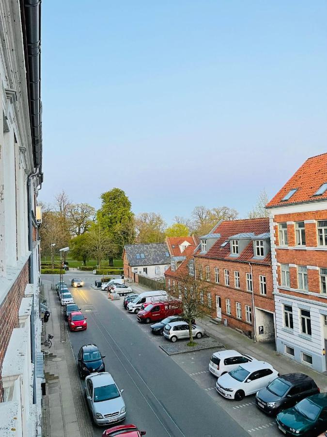 Scandinavian Apartment Hotel - Lunden 1 - Central 3 Bedroom Apartment On Two Floors Horsens Ngoại thất bức ảnh